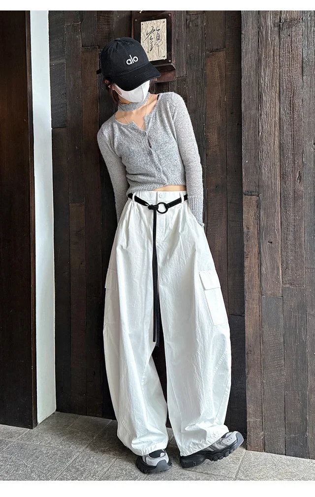 American High-waisted Slimming Cargo Pants Detail