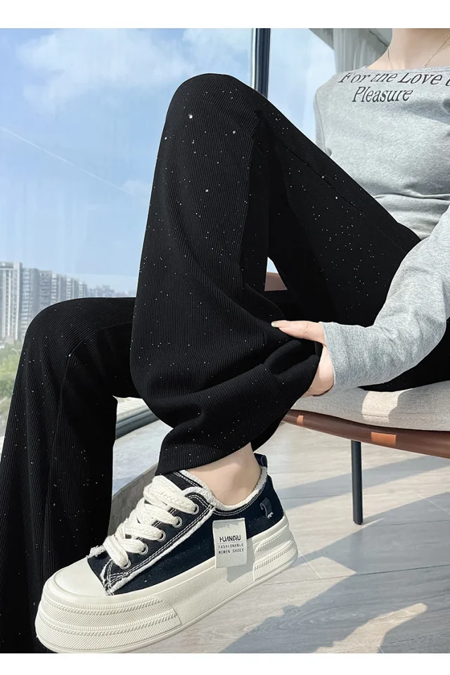 2025 Fall Women's Micro Flared Trousers Detail