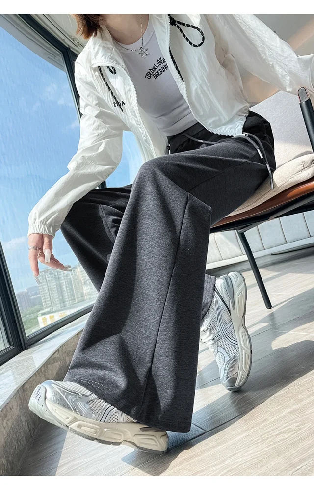 2025 Fall Women's High-Waisted Slimming Micro-Flare Trousers Detail
