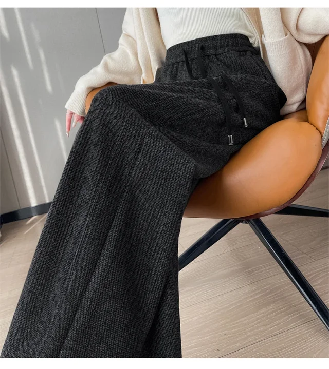 2025 Women's Straight Pants in Beige Detail