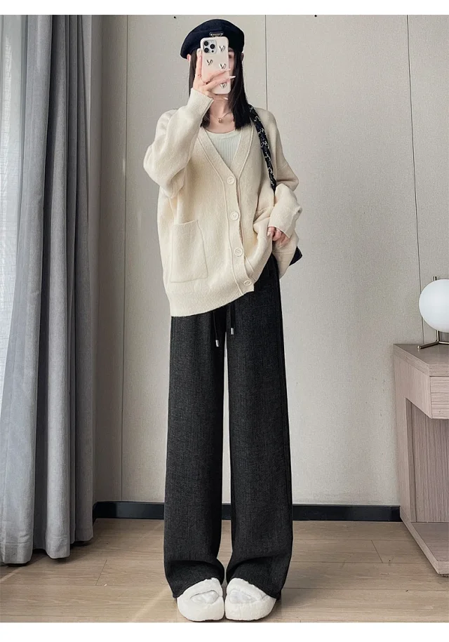 2025 Women's Straight Pants in Beige Detail