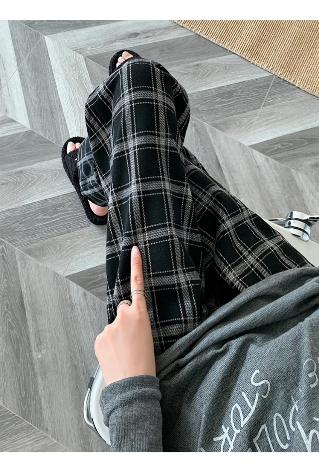 American Checkered Women's Trousers Detail