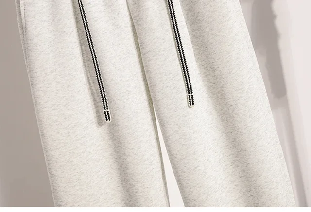 European-style Scimitar Pants Spring 2025 New Detail