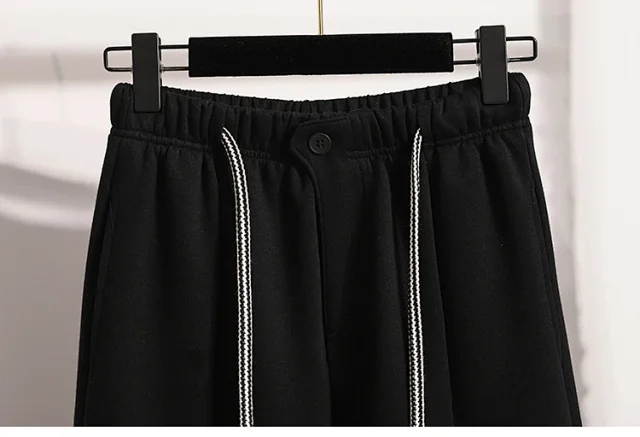 European-style Scimitar Pants Spring 2025 New Detail