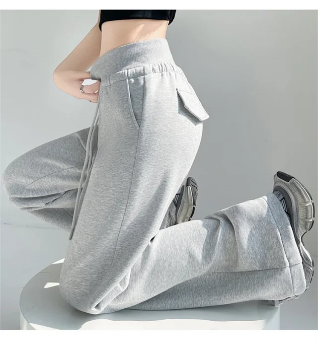 2025 Early Autumn Dopamine Yellow Flared Sweatpants for Women Detail