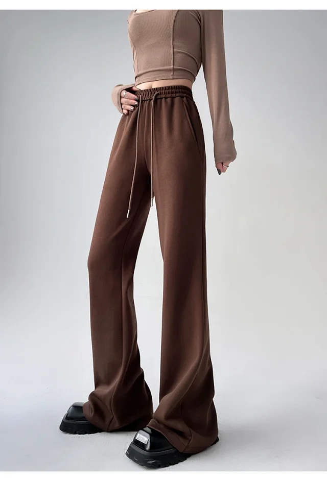 2025 Fall Women's Maillard Horseshoe Pants - High-Waisted, Slimming, American Micro-Flare Long Pants Detail