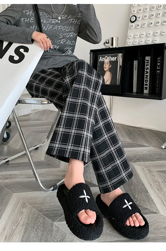 American Checkered Women's Trousers Detail