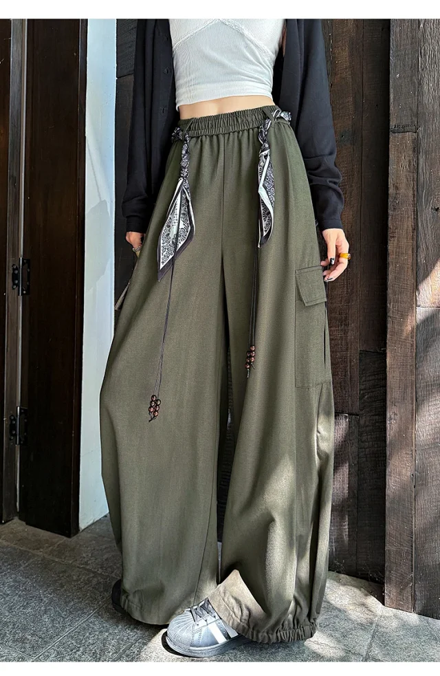 2025 Fall New 2 - Way Women's Cargo Pants Detail