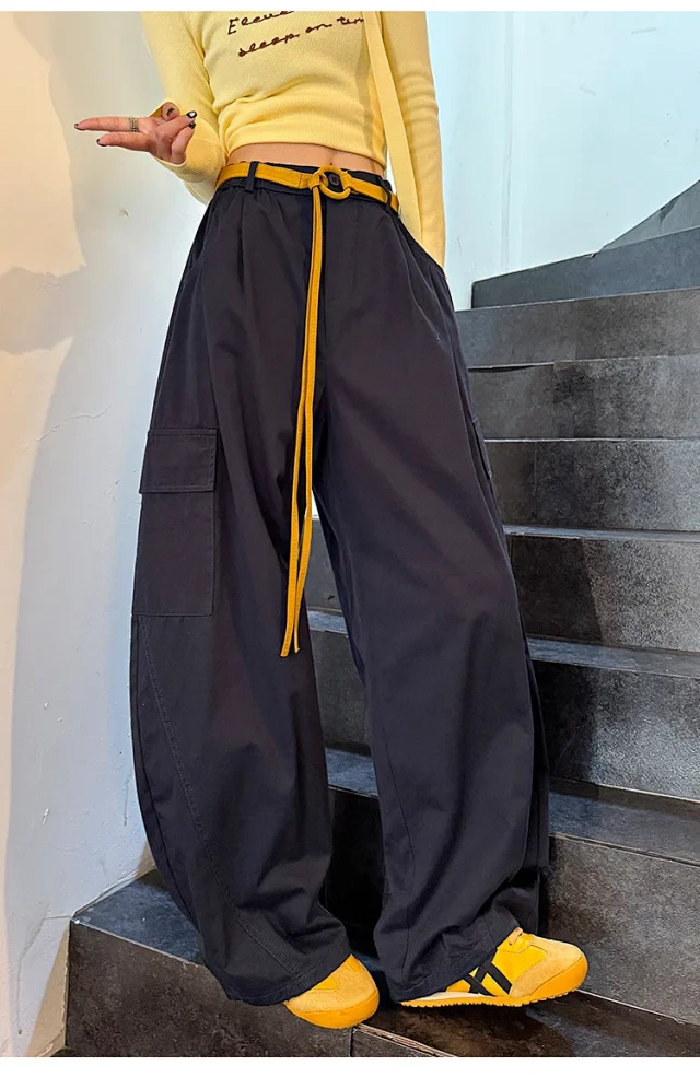 American High-waisted Slimming Cargo Pants Detail