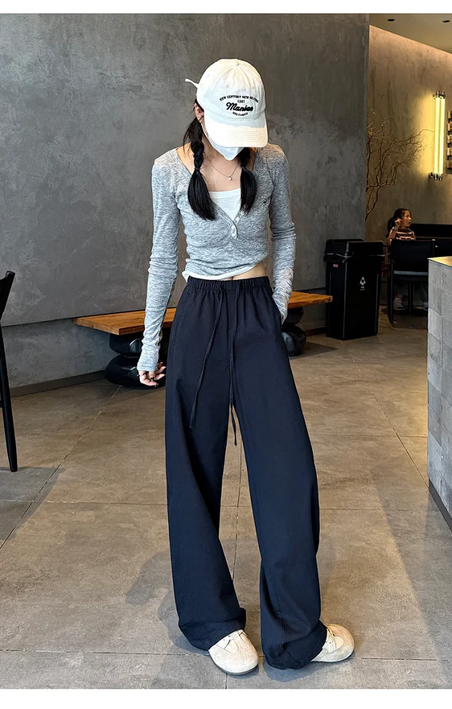Women's High-Waist Slim Straight Leg Utility Pants Detail
