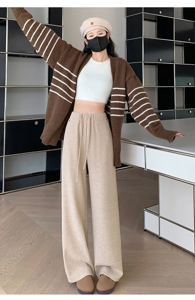 2025 Fall New Women's Flare Pants with Rivets Detail