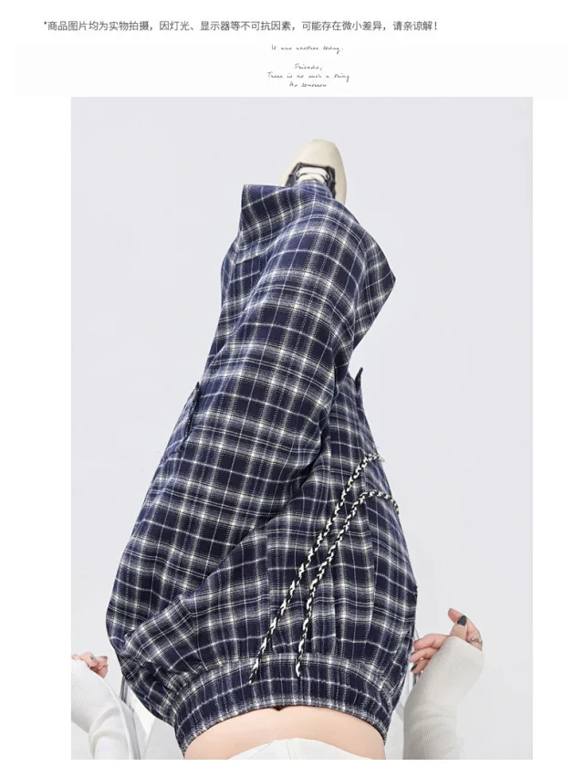 Stylish Plaid Wide-Leg Cargo Pants for Women Detail
