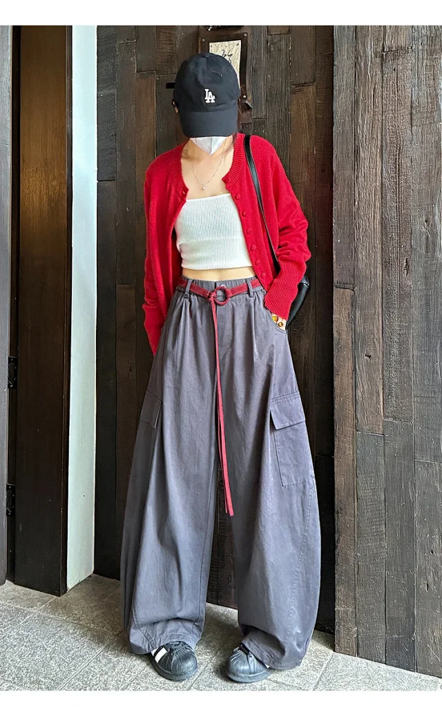 American High-waisted Slimming Cargo Pants Detail