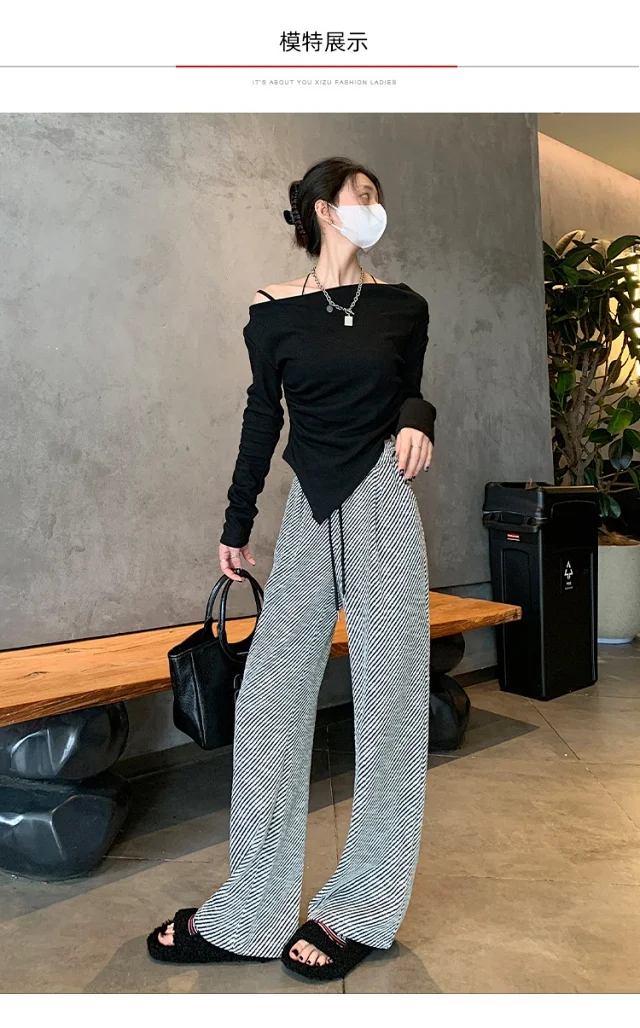 Shiny Striped Wide-Leg Pants for Women Detail