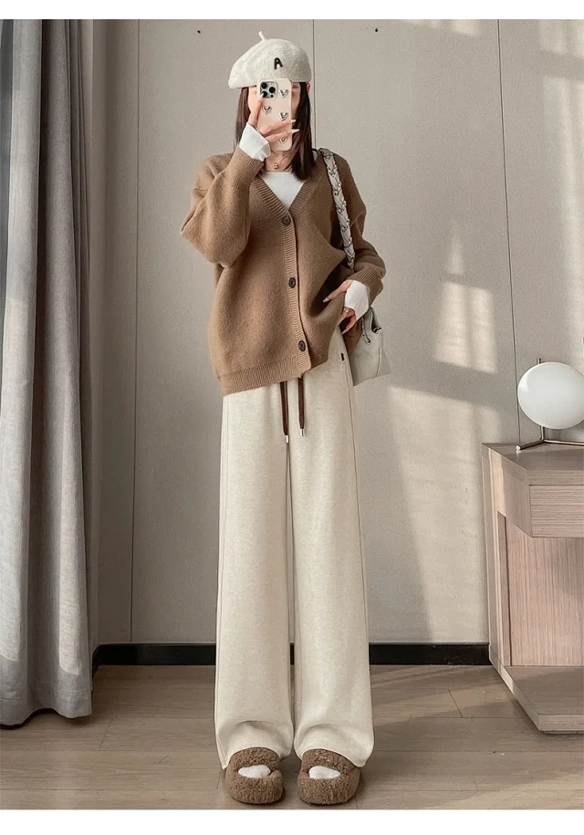 2025 Women's Straight Pants in Beige Detail
