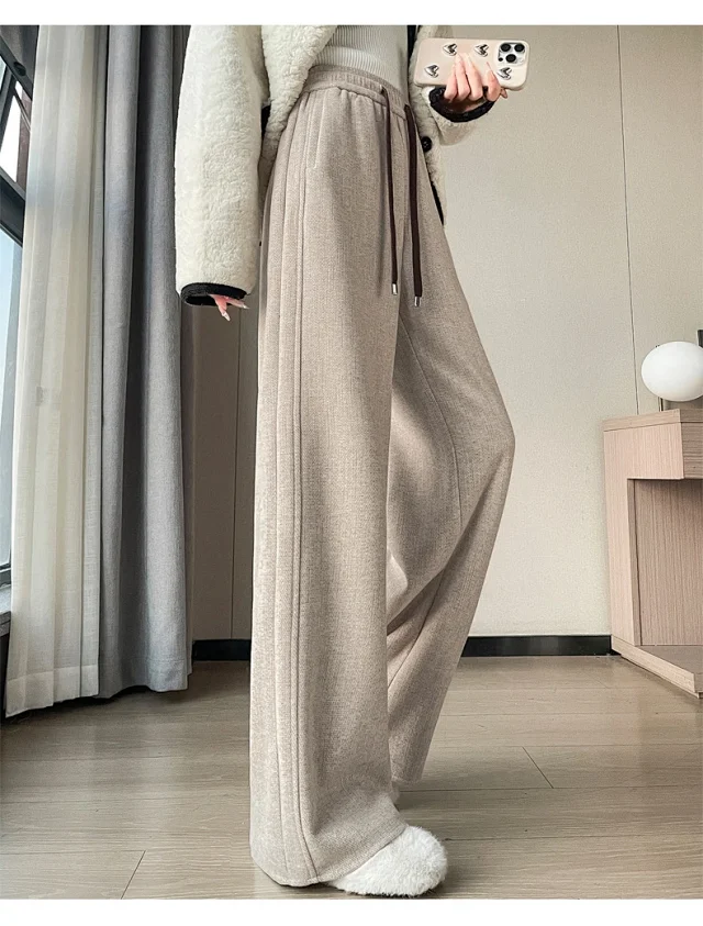 2025 Women's Straight Pants in Beige Detail