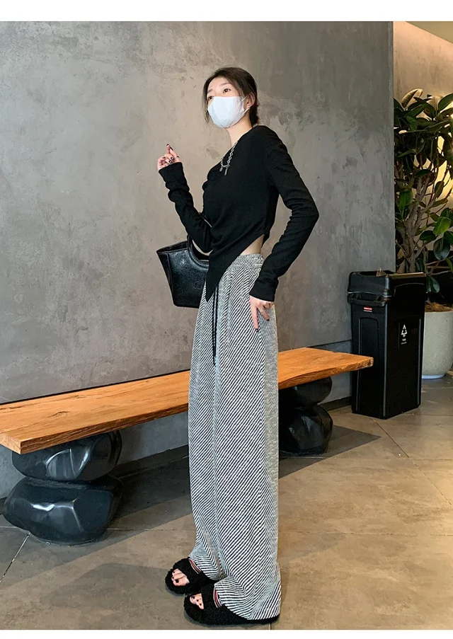 Shiny Striped Wide-Leg Pants for Women Detail