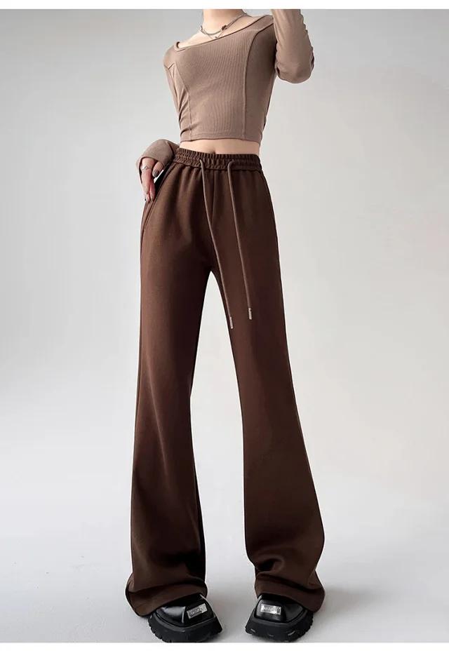 2025 Fall Women's Maillard Horseshoe Pants - High-Waisted, Slimming, American Micro-Flare Long Pants Detail