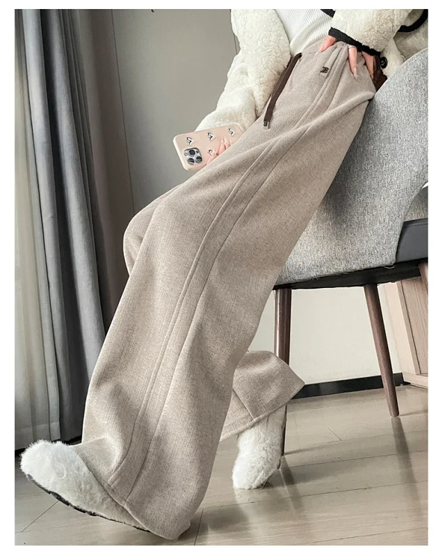 2025 Women's Straight Pants in Beige Detail