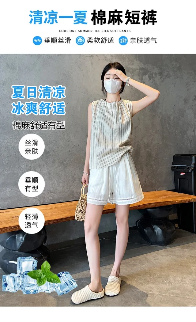 Relaxed Retro Lace Shorts for Women Detail