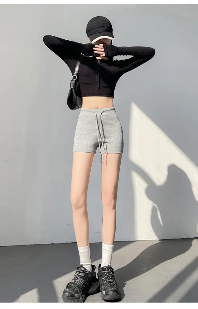 High - Elastic Cycling Shorts Detail