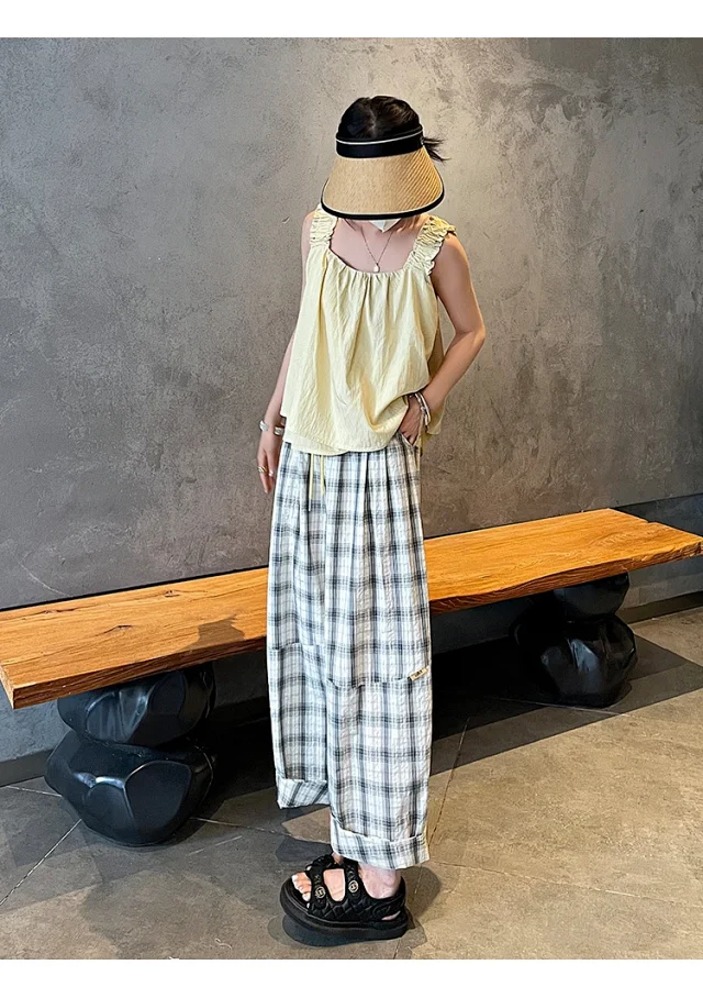 Ladies' Summer Retro Plaid Loose Pants Detail