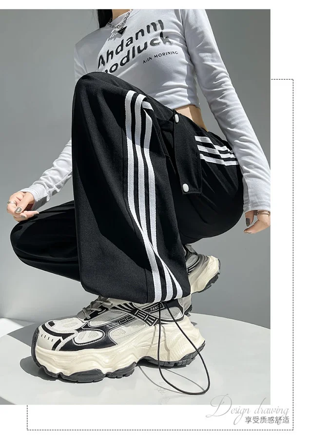 Women's Wide-Leg Cargo Pants 2025 Fall Detail