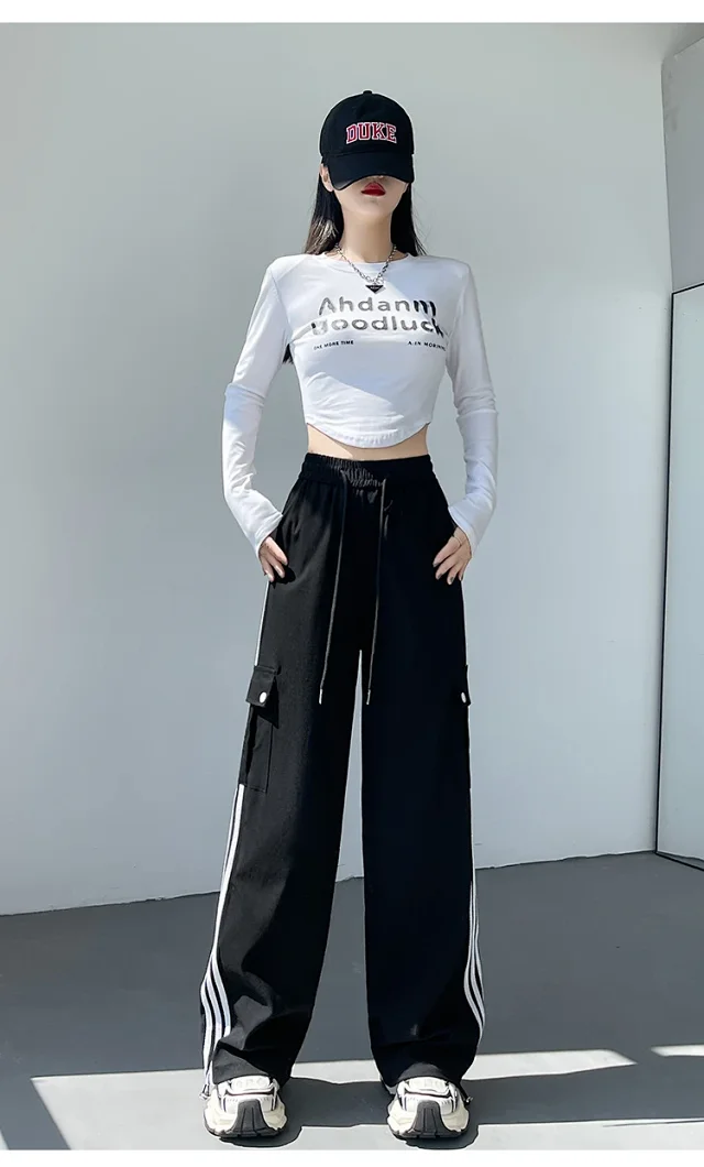 Women's Wide-Leg Cargo Pants 2025 Fall Detail