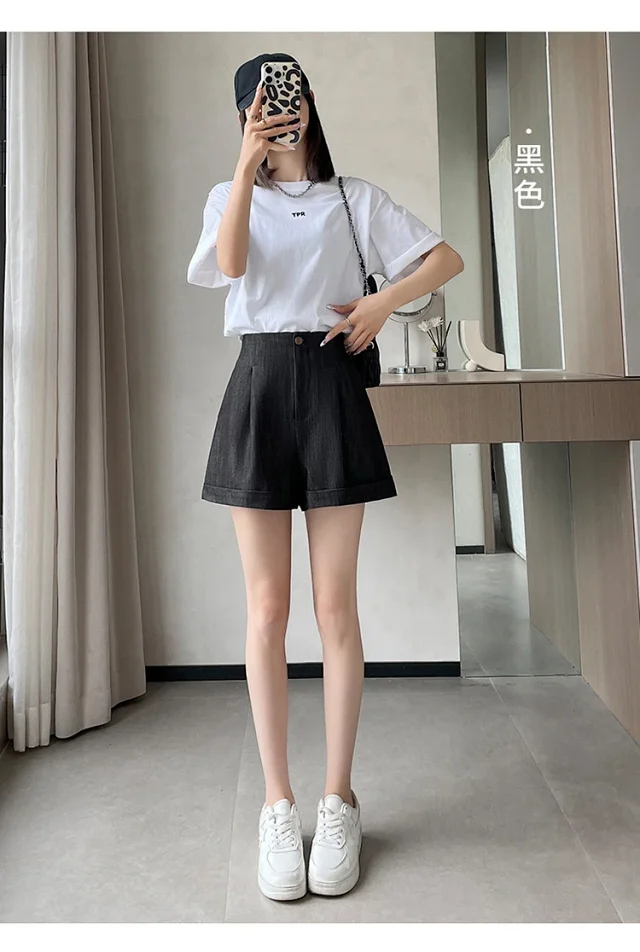 Summer New Women's Soft Tencel Denim Shorts Detail