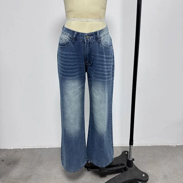 Women's Wide-Leg Printed Denim Pants Detail