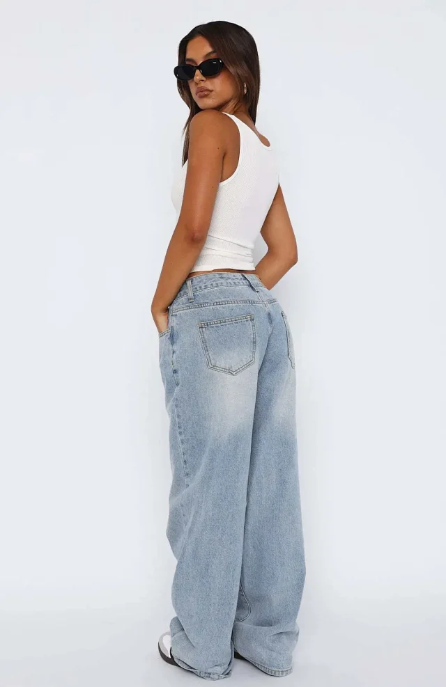 Chic Mid - Rise Straight Jeans for Ladies Detail