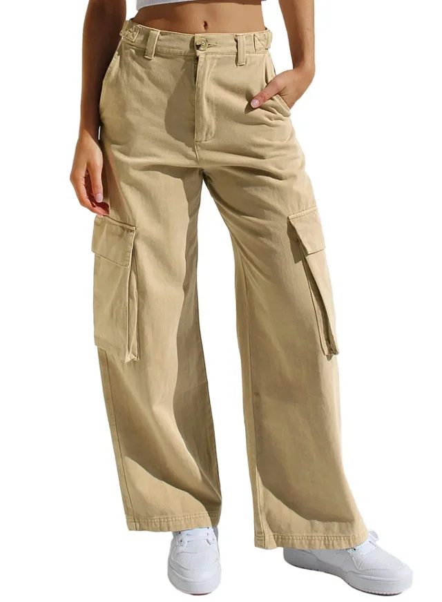 Eaby Multi - Pocket Cargo Jeans for Women Detail