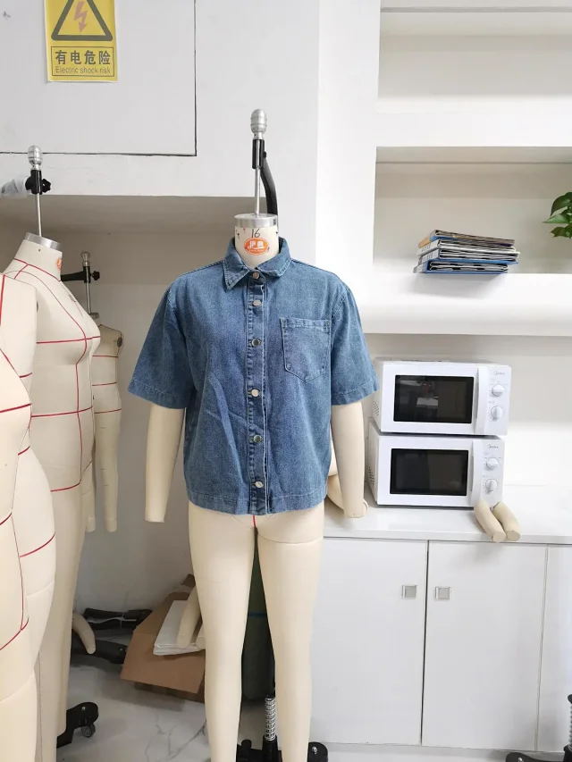 2025 Summer Retro Denim Short-Sleeve Shirts for Women Detail