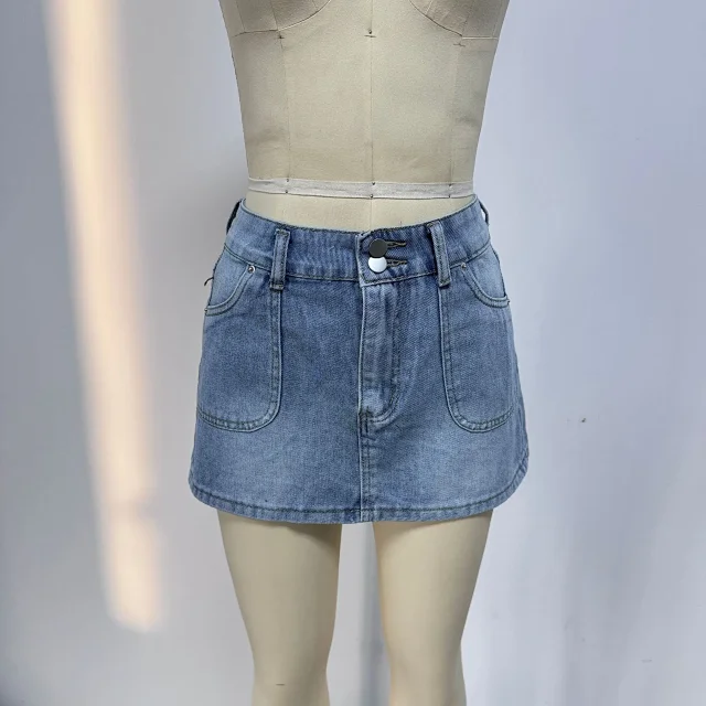 High-Waisted Slim Denim Mini Skirt Detail