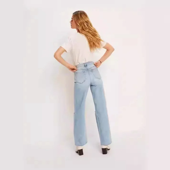 Casual Light Wash Distressed Denim Capris