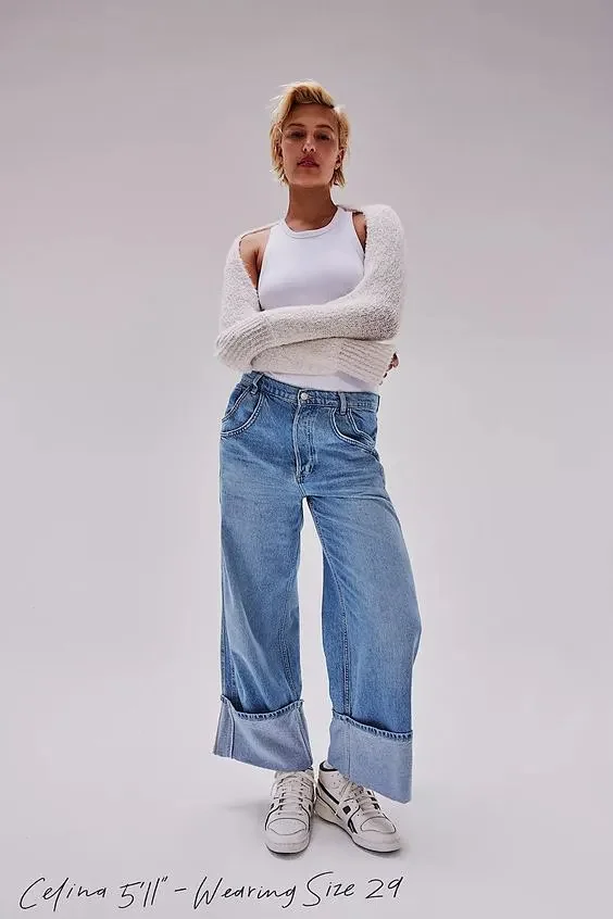 Retro High-Waisted Loose Jeans for Women Detail