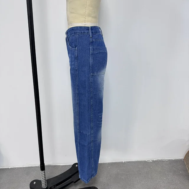 Women's Wide-Leg High-Waist Jeans Detail
