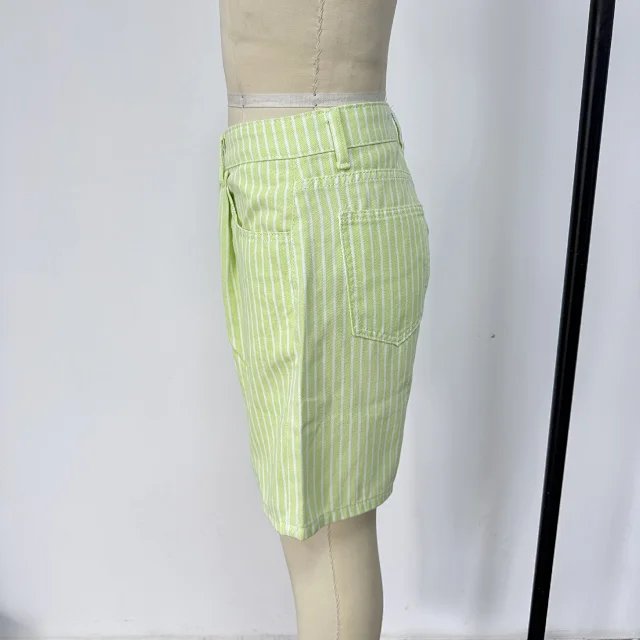 Stylish Loose High - Waist Denim Shorts for Women Detail