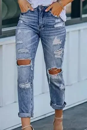 Trendy Ripped Slim Jeans for Women Detail