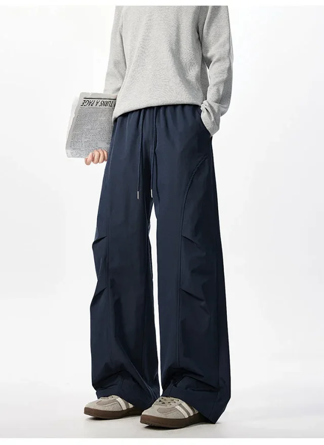 Men's Parachute Pleated Outdoor Pants Detail