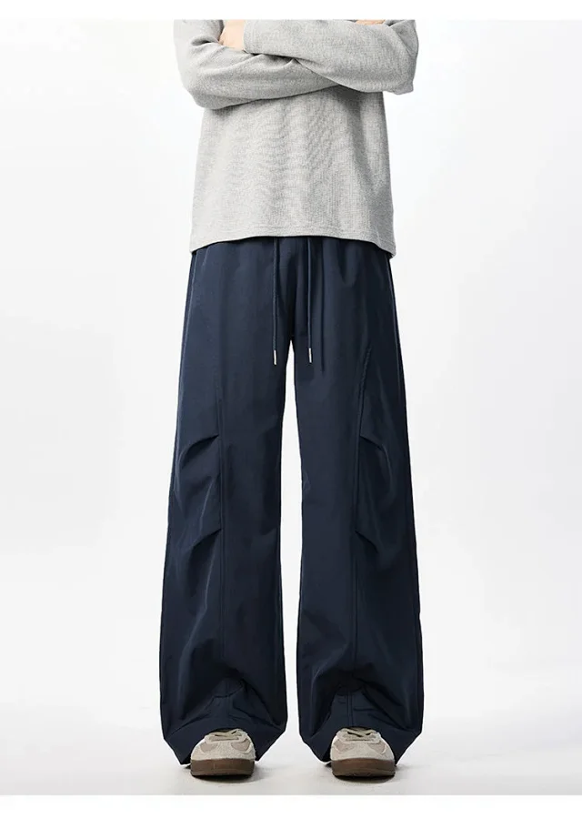 Men's Parachute Pleated Outdoor Pants Detail