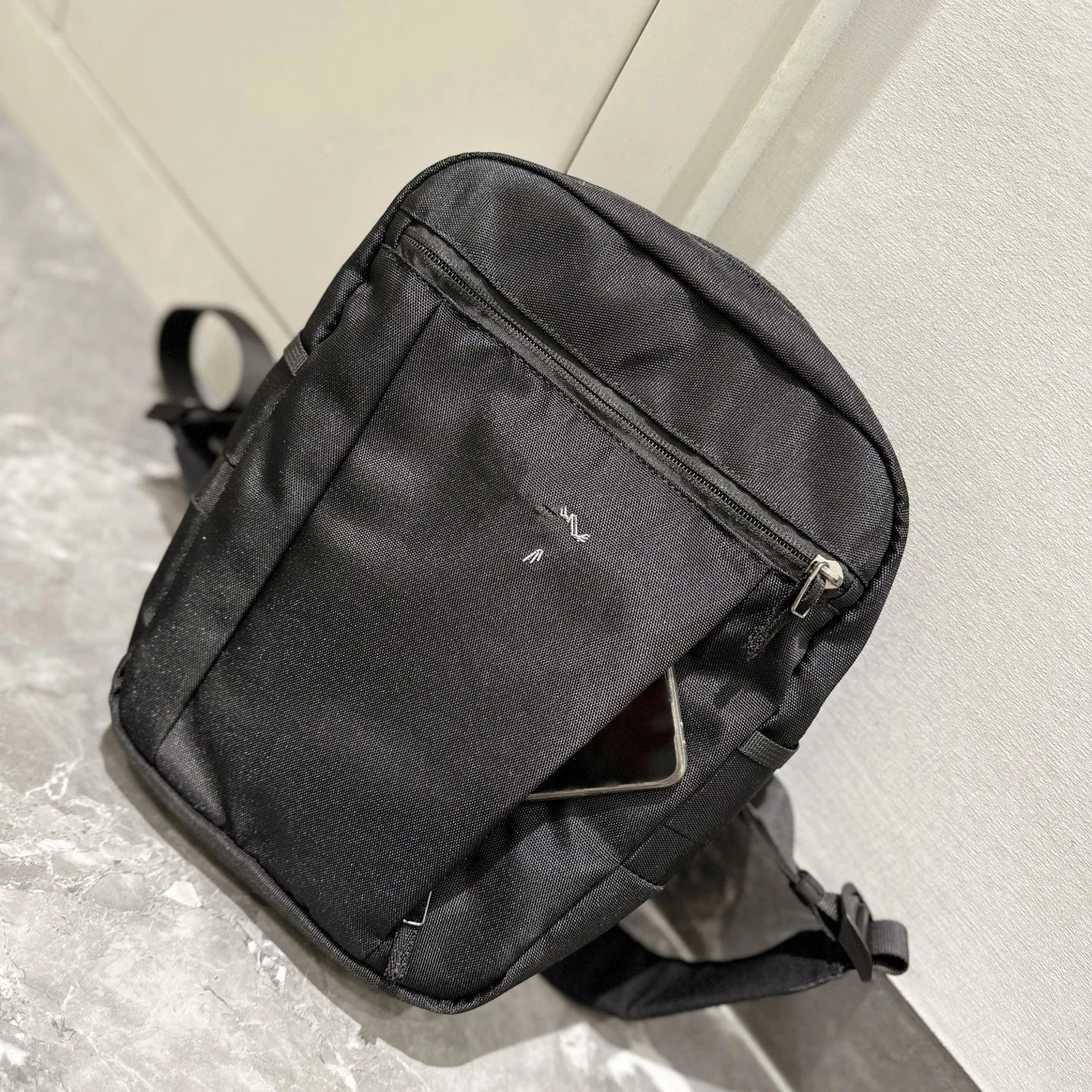 Arc'teryx Waterproof Crossbody Bag photo 2