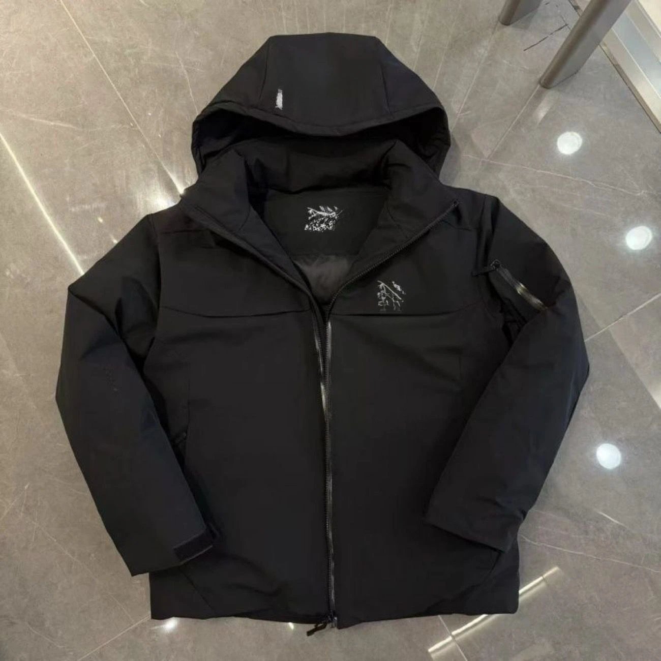 Arc'teryx Down Jacket photo 2