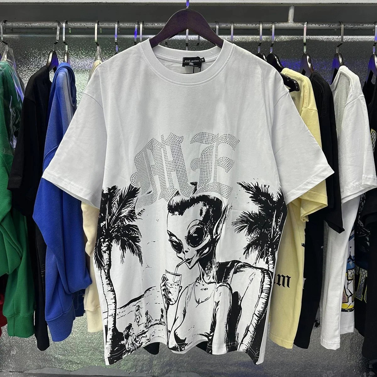 EM005 White
