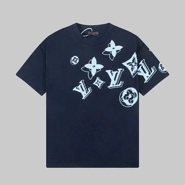 Louis Vuitton T-Shirts Monogram graphic product detail image 4