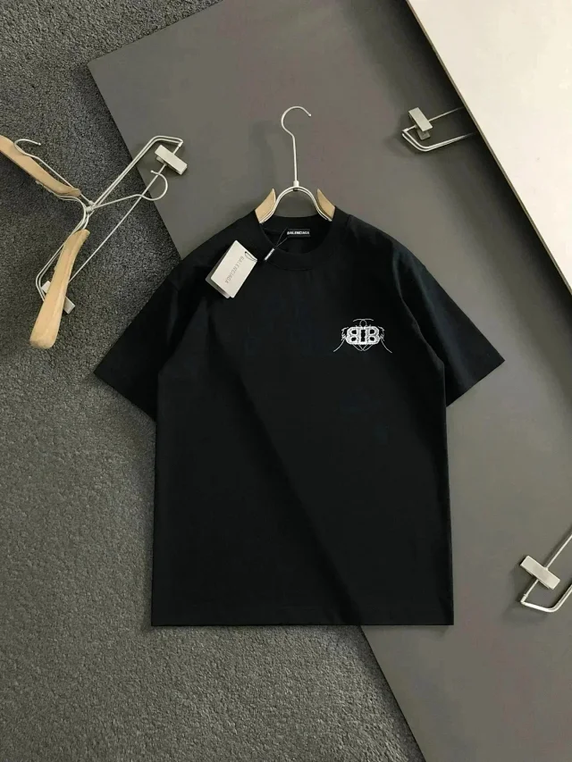 Balenciaga T-Shirts Short-Sleeve Logo Print product detail image 9