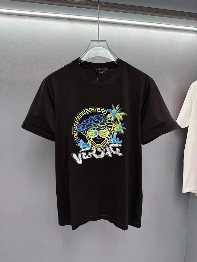 Versace T-Shirts Short-Sleeve Graphic Logo product detail image 1