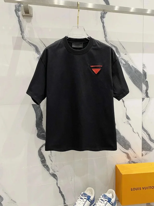 Prada T-Shirts Short-Sleeve Logo T-Shirt product detail image 8