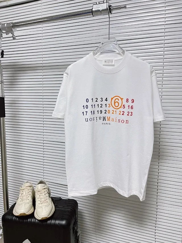 MM6 Maison Margiela T-Shirts Numbered logo print short-sleeve T-shirt product detail image 10