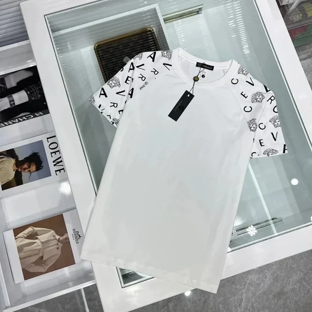 Versace T-Shirts Short-Sleeve Graphic T-Shirt product detail image 1